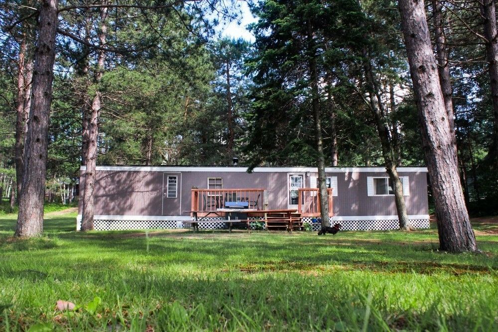 Algonquin'S Edge Resort Madawaska Exterior photo